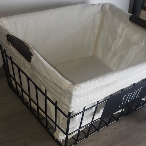 Rae Dunn Lined Basket - Picture 2 of 6